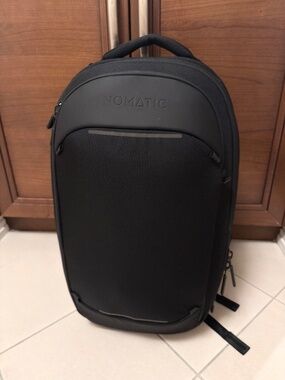 Nomatic Navigator Travel Backpack 32L